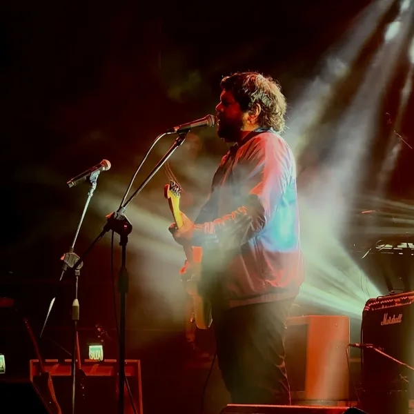 Santiago Motorizado cerró el año en un show con grandísimos invitados