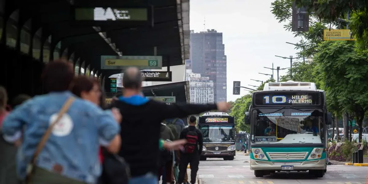 Empresas reducen en un 50% la frecuencia de colectivos | Filo News