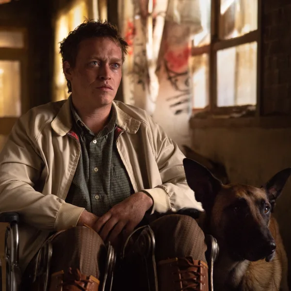 Caleb Landry Jones protagoniza la nueva película "Dogman"