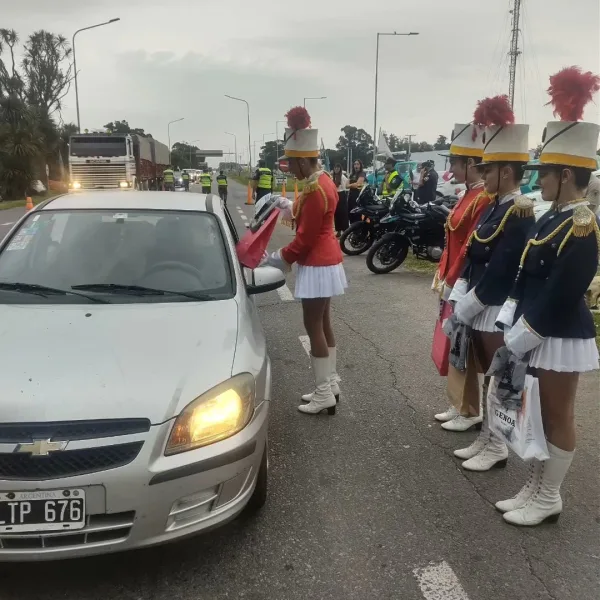 Mar del Plata: regalaron pullovers a los turistas que ingresaron por la ruta 2