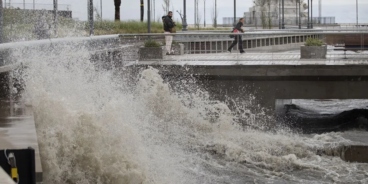 Alertan por crecidas en el Río de la Plata que podrían superar los tres ...