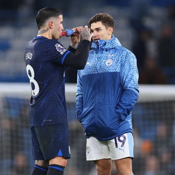 Electrizante partido entre Manchester City y Chelsea: Enzo y Julián fueron titulares