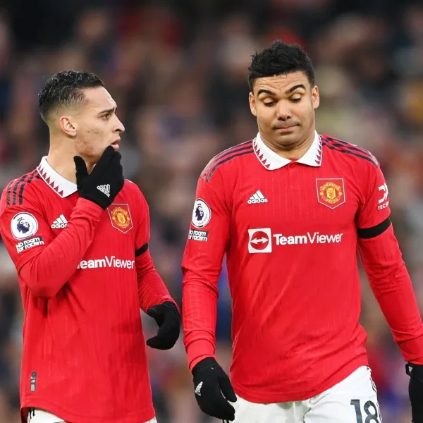 Manchester United buscará renovar su plantel con dos campeones del mundo