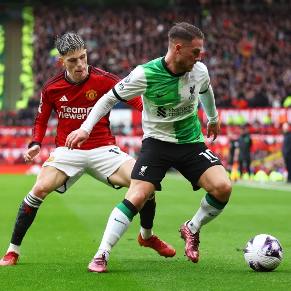 Garnacho y Mac Allister presentes en el empate entre Manchester United y Liverpool