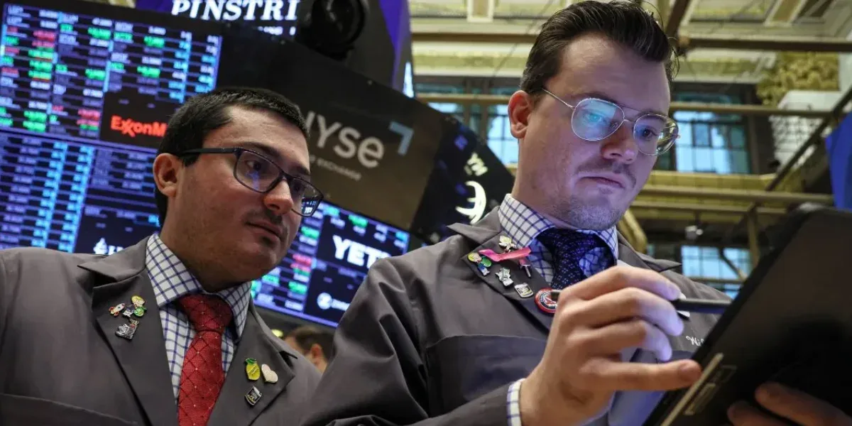 Sube el dólar, caen las acciones argentinas en Wall Street y el riesgo ...