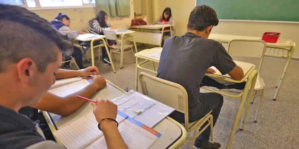 Eliminan la repitencia en las escuelas secundarias bonaerenses e ...