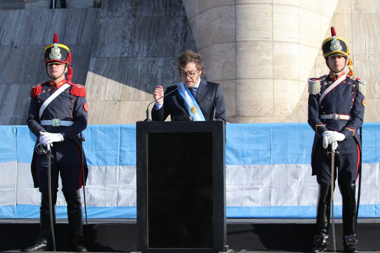 Desde Rosario, Javier Milei convocó a firmar el Pacto de Mayo, el próximo 9 de julio en Tucumán.