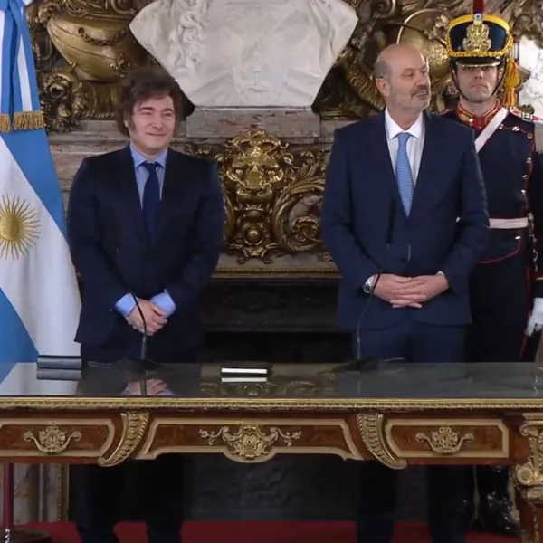 Milei le tomó juramento a Sturzenegger: asume como ministro de Desregulación y Transformación