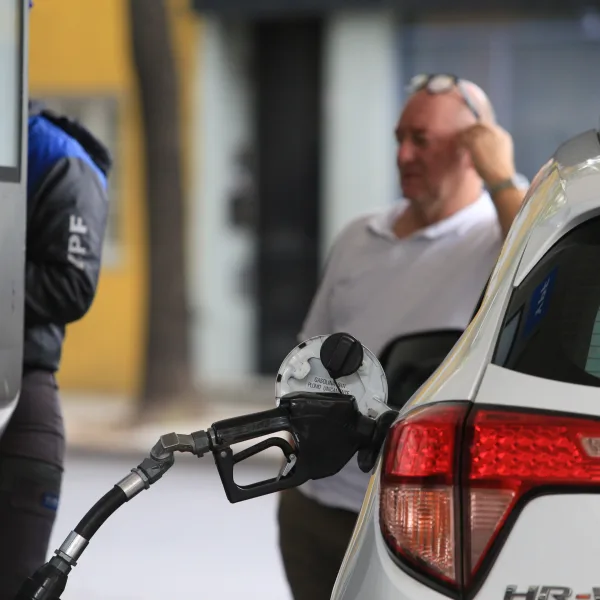 Los combustibles aumentarán a partir de agosto: cuánto costará el litro de nafta y gasoil