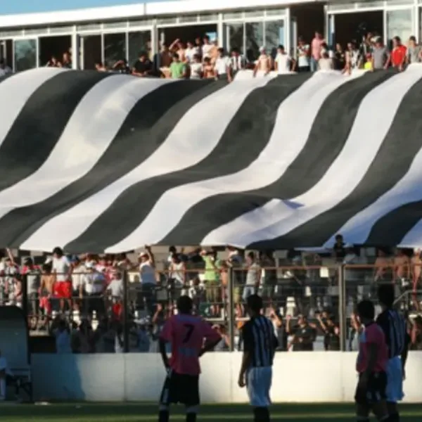 Drástica medida de un club de ascenso contra futbolistas y técnico de la reserva por apuestas deportivas