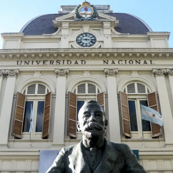 Paro universitario de 48 horas en todo el país en reclamo por mejoras salariales