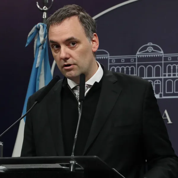 Paro de aeronáuticos: El Gobierno anunció sanciones para los trabajadores