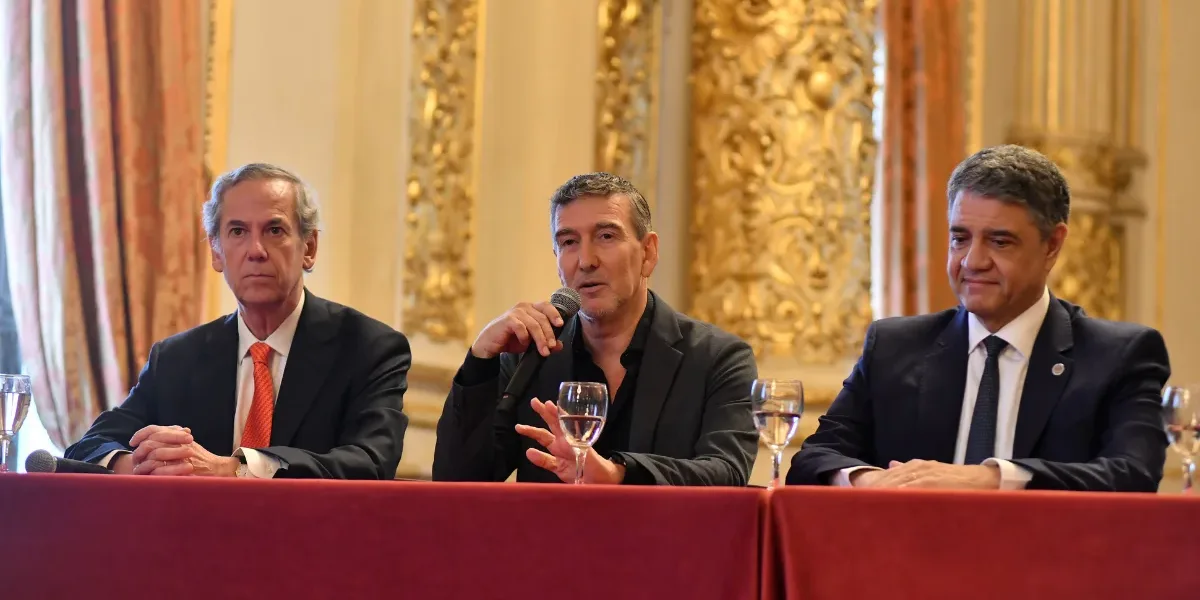 Julio Bocca fue presentado como nuevo director de Ballet del Teatro ...