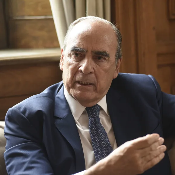 Francos fue dado de alta tras haber ingresado a la clínica de La Sagrada Familia