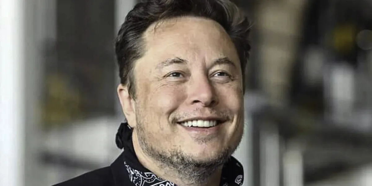 Musk insta a cierre de medios gubernamentales VOA y Radio Free Europe