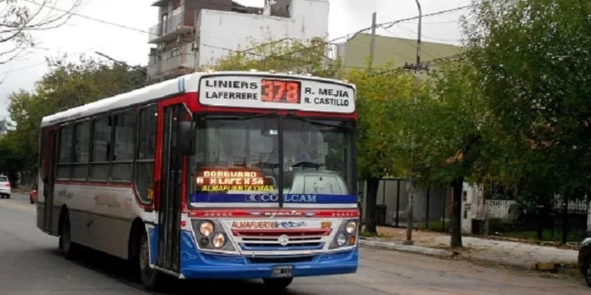 Fuerte cruce entre el Gobierno y la UTA por el paro de colectivos ...