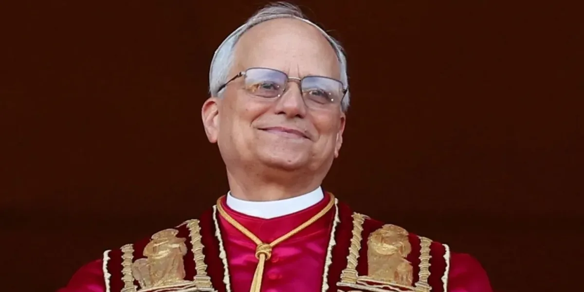 En la misa de asunción el papa León XIV recordó a Francisco e hizo un ...