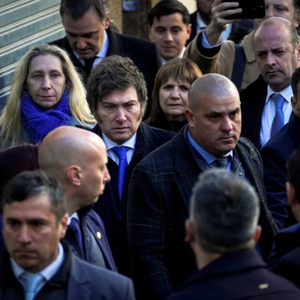 Milei en el acto por el atentado a la AMIA: “No vamos a parar hasta que se haga justicia”