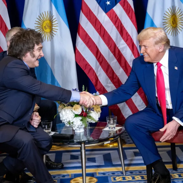 Estados Unidos apoyó el pedido de Argentina para frenar la entrega de acciones de YPF
