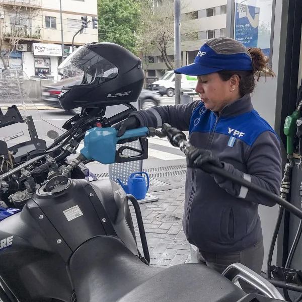 YPF vuelve a subir los combustibles en todo el país
