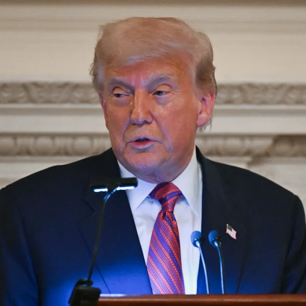  Trump presenta demanda por difamación contra empresas de noticias 