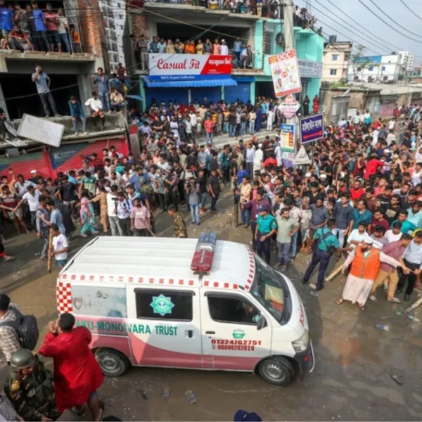 Al menos 20 muertos al estrellarse avión contra una escuela en Bangladés