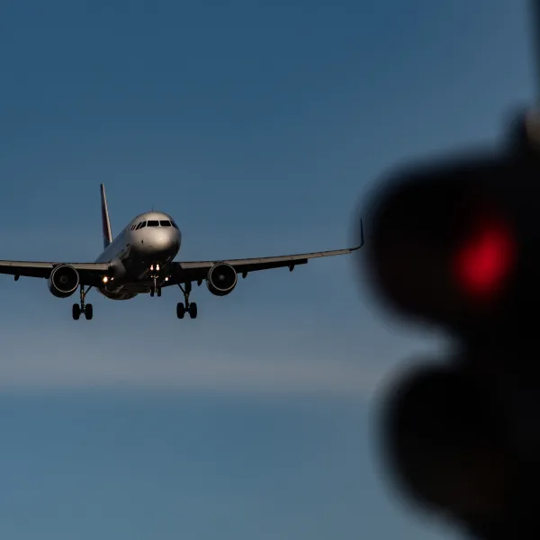 Reclamo sindical en Aeroparque por cambios en el régimen de trabajo aéreo