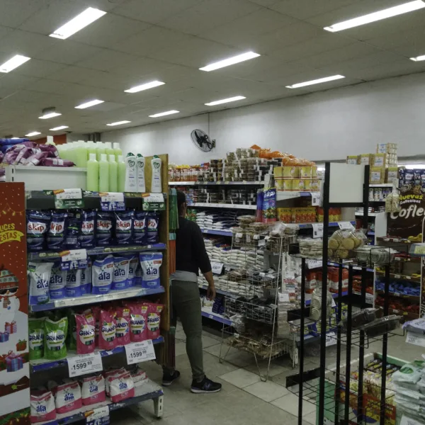 En junio, caen las ventas masivas en supermercados pero el consumo continúa en aumento