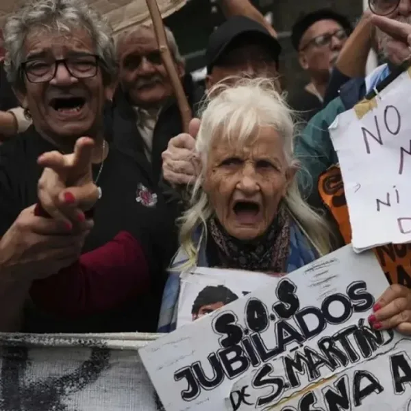 Marcha de jubilados: la movilización se trasladó de Congreso a Plaza de Mayo