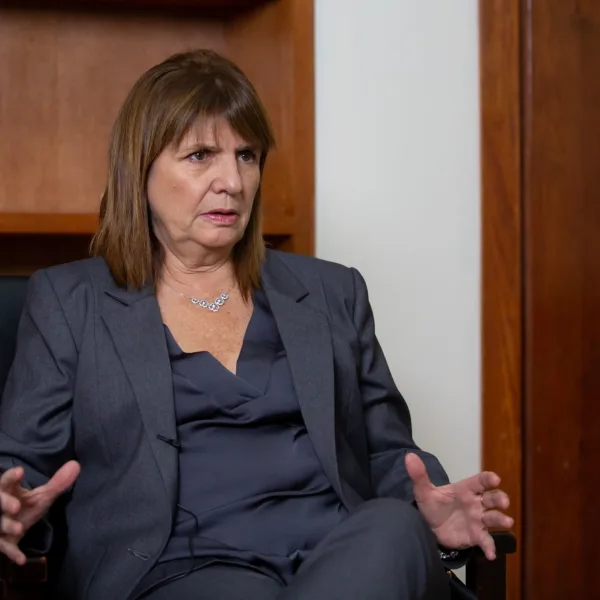 Bullrich presenta el Anillo Digital para prevenir el robo de autos