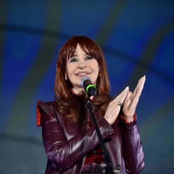 Cristina Kirchner llamó "a militar" porque el Gobierno "está hambreando a la gente"