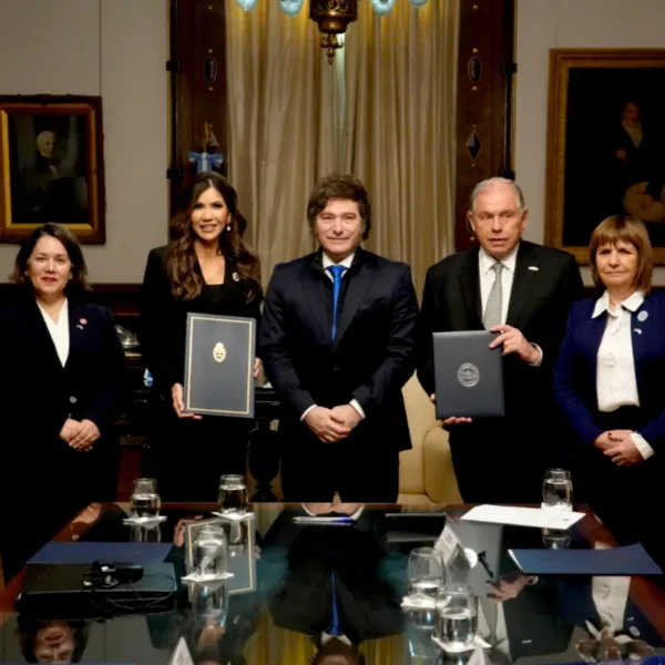 El Gobierno inició el proceso para que los argentinos viajen a EE.UU. sin visa