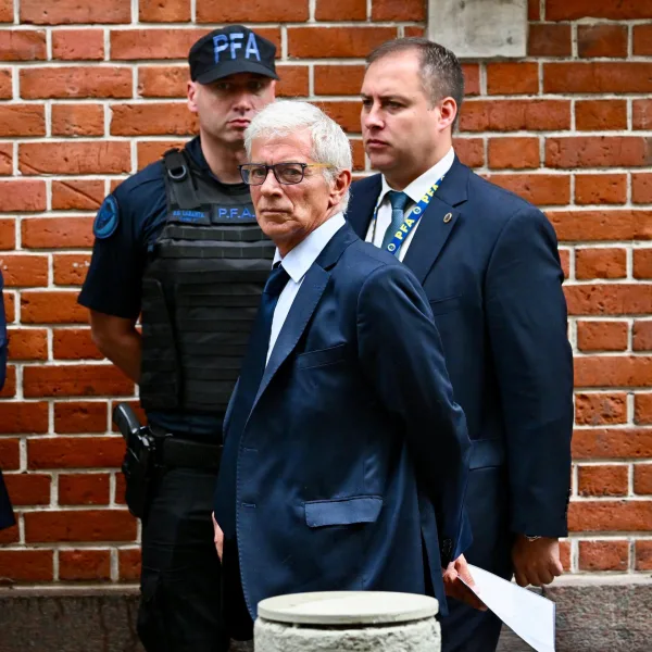 Denuncian al ministro Cúneo Libarona por ofrecer ayuda al ex agente de la CIA, Tim Ballard