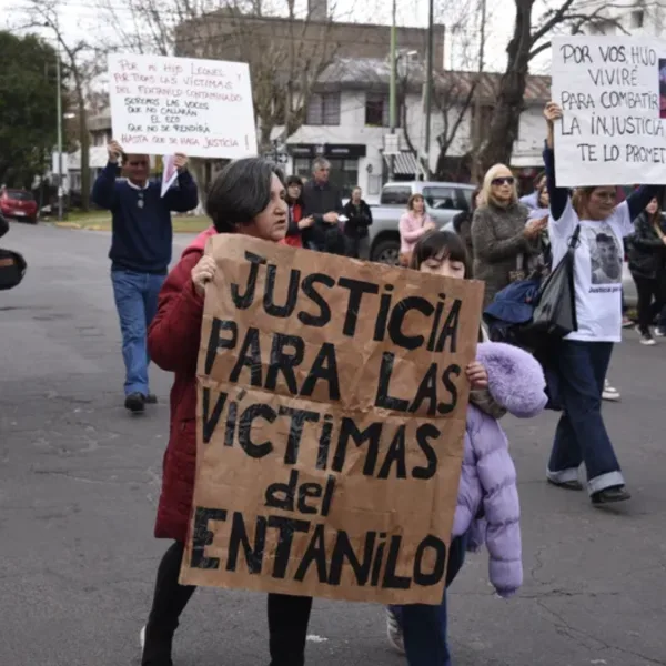 Fentanilo contaminado: familias de víctimas reclamaron justicia frente al Hospital Italiano de La Plata