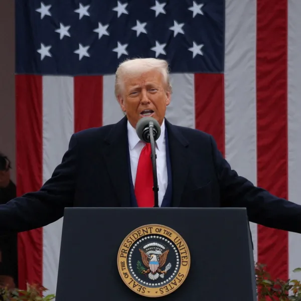 Trump reclama la rendición inmediata de Hamas para poner fin a la crisis en Gaza