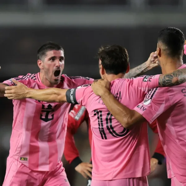 Ganó Inter Miami: doble asistencia y enojo de Messi, debut de De Paul y gol agónico de Weigandt