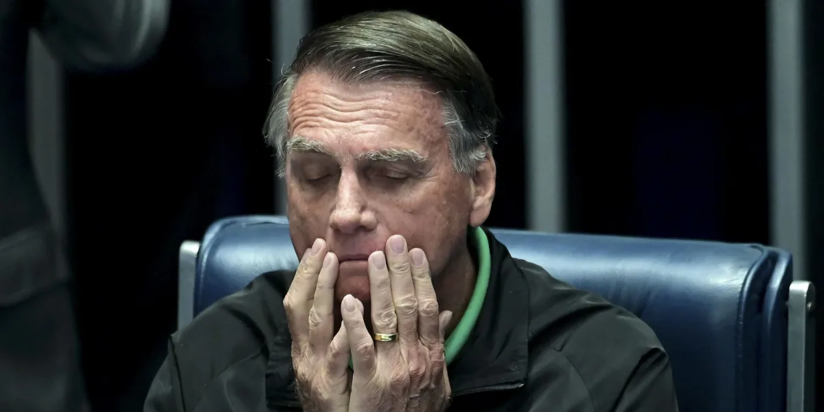 La Justicia de Brasil ordenó el arresto domiciliario de Jair Bolsonaro ...