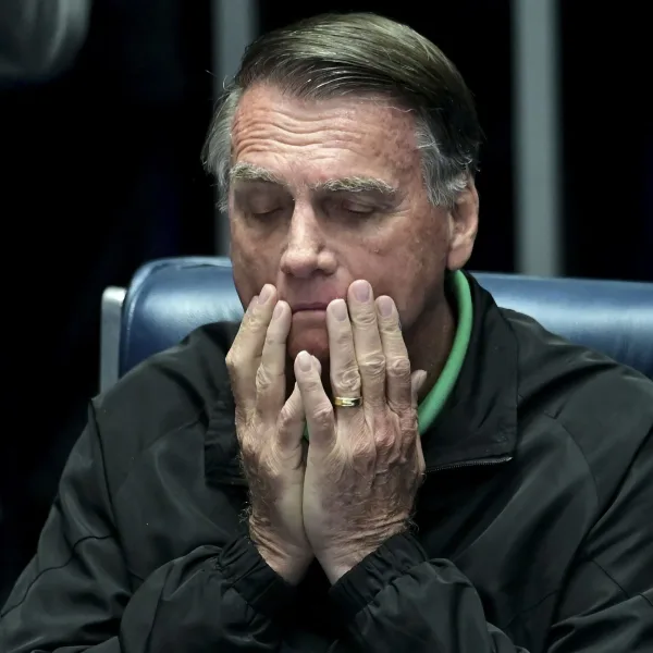 La Justicia de Brasil ordenó el arresto domiciliario de Jair Bolsonaro