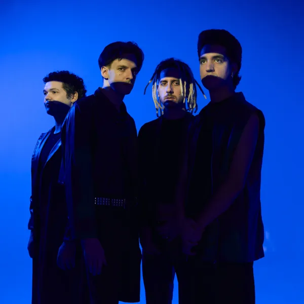 1915 presenta "Mi sombra"
