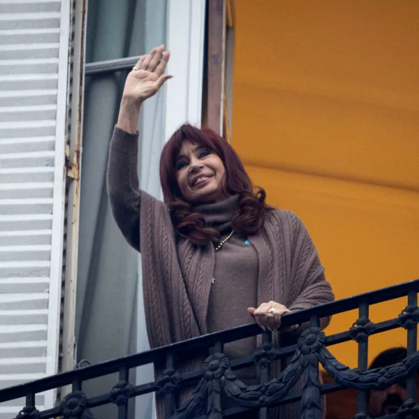 La defensa de Cristina Kirchner recurrió a la Corte para que le quiten la tobillera electrónica