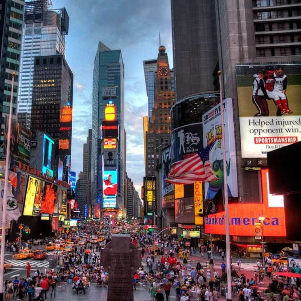 Pánico en Times Square: un adolescente de 17 años abrió fuego y dejó tres heridos 