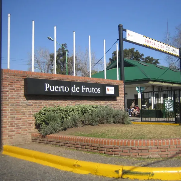 Tigre: se incendiaron dos locales del Puerto de Frutos 