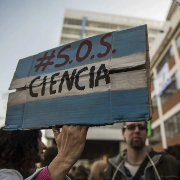 La inversión en ciencia cae a un “piso histórico”: es aún más baja que en 2002