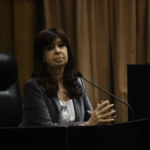 Cristina Kirchner pidió frenar la ejecución de sus bienes en la causa Vialidad