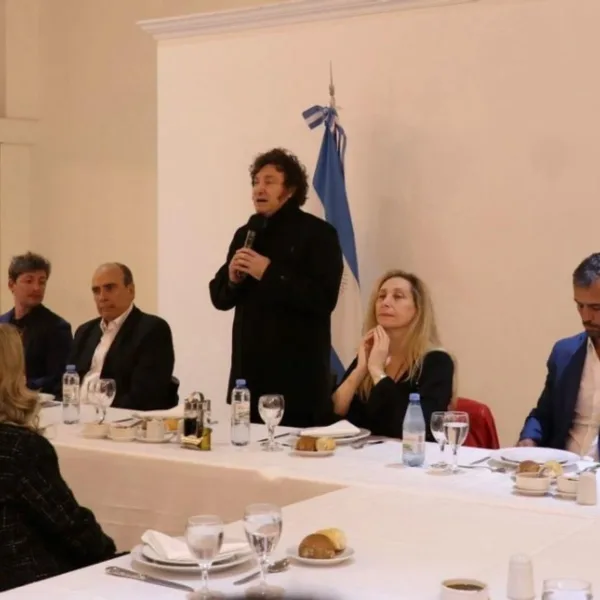 Javier Milei se reunió con diputados de LLA y aliados en Olivos