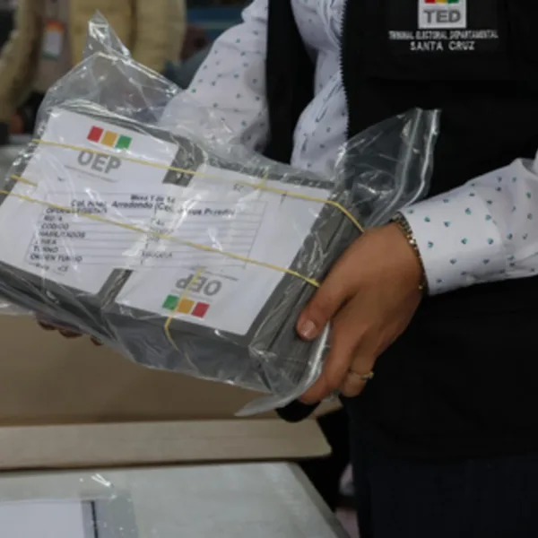 Bolivia vota en un giro político histórico: la derecha se perfila como favorita tras dos décadas del MAS