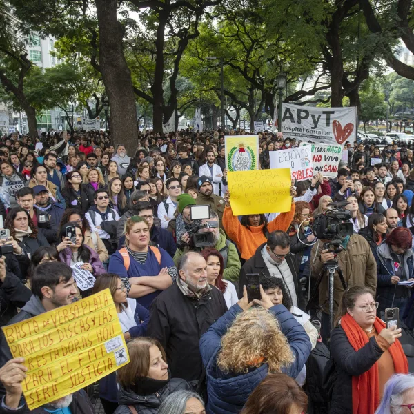 Trabajadores del Garrahan piden que el Senado apruebe la Ley de Emergencia Pediátrica