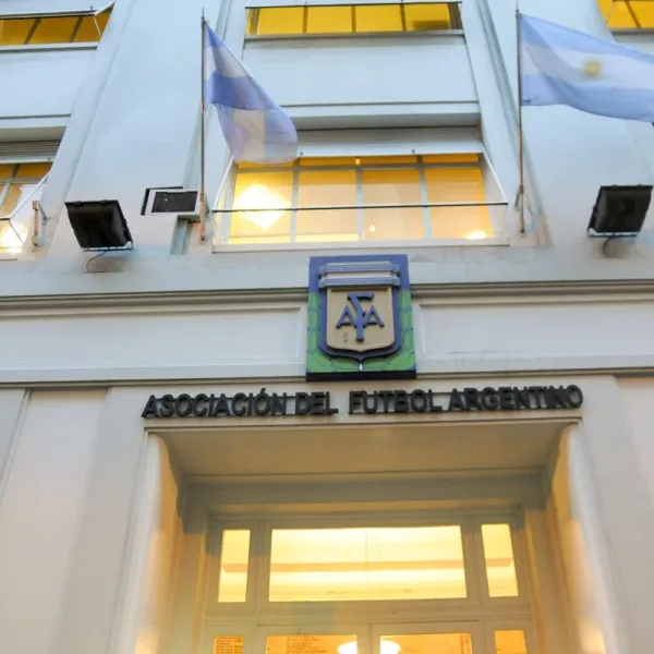 La AFA echó a un árbitro por "atentar contra los valores del fútbol"