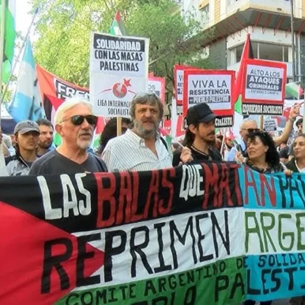 Movilización y represión: acto contra el genocidio en Gaza termina con detenido y heridos en Plaza de Mayo