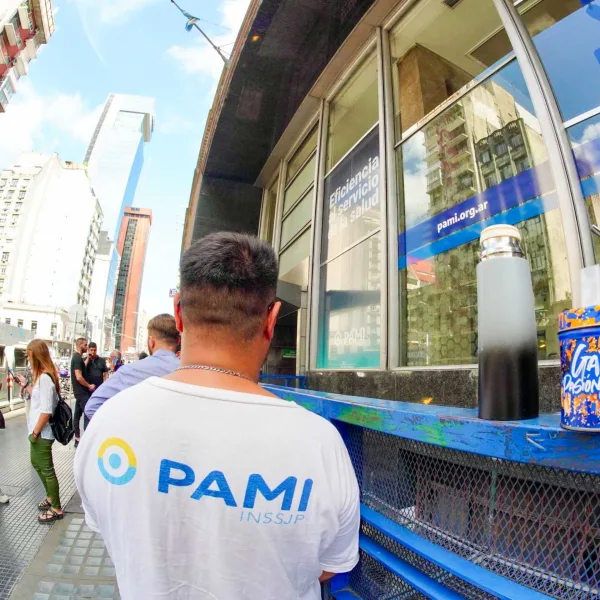 El PAMI negó la existencia de pagos excesivos en la compra de lentes intraoculares